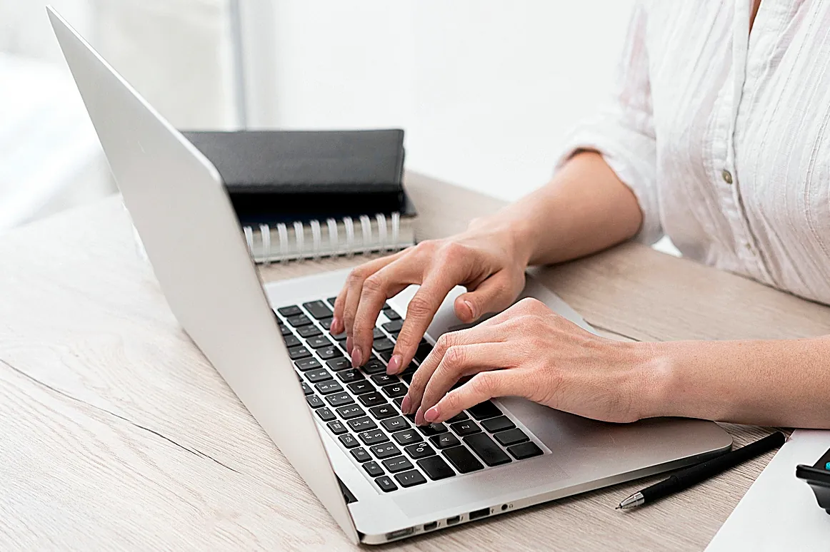 Verifactu: quién gana en la cuenta atrás de la factura electrónica - Expansión