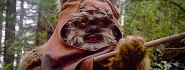 A George Lucas no le salían las cuentas con El Retorno del Jedi, la solución fue partir a los wookies por la mitad, pero no por lo que crees