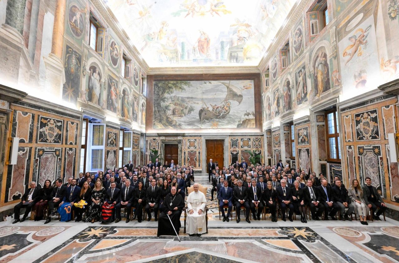El Papa alerta sobre el riesgo de que la IA "deshumanice" la salud