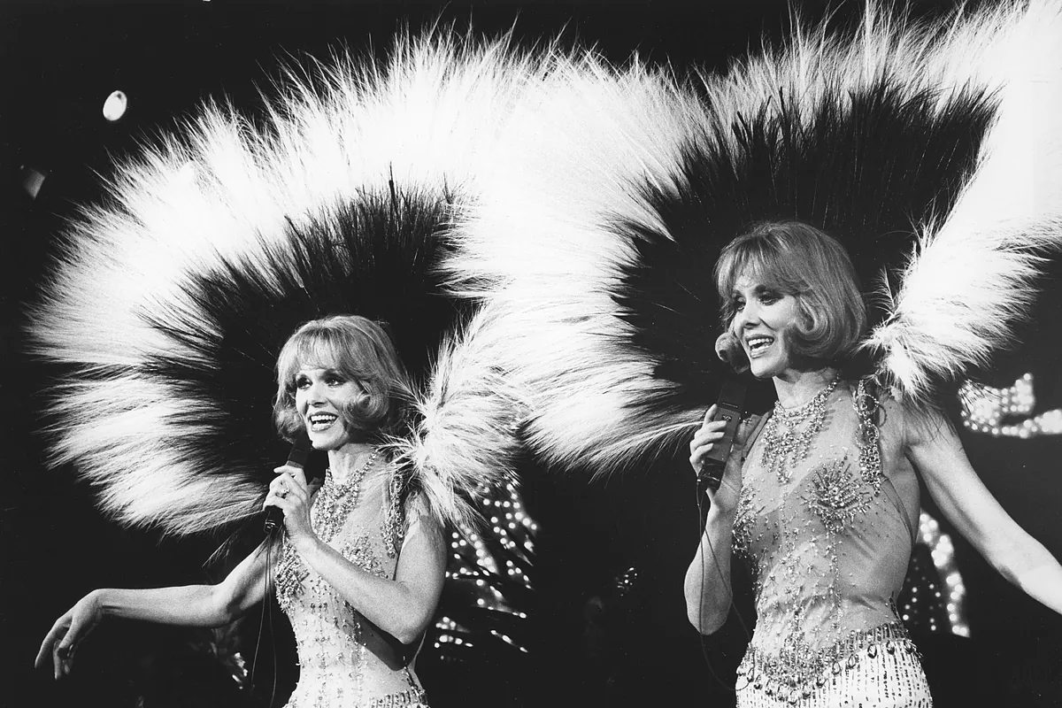 Las gemelas Kessler, unidas hasta el final en su suicidio asistido: sus amores y una fortuna para la beneficencia - El Mundo