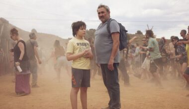 "Una película que no olvidarás jamás". 'Sirat' triunfa en Estados Unidos y escala posiciones como firme candidata a ganar el Oscar