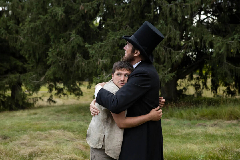 Esta comedia de ciencia ficción es una delicia. Roza la puntuación perfecta y se puede ver completa en Netflix