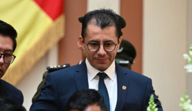 Rodrigo Paz enfrenta su primera crisis interna: destituye a un ministro en medio de tensiones con su vice