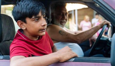 'Ciudad sin sueño' (2025), crítica | Transforma el cine social en un apasionante y triste western sobre la pérdida con la Cañada Real como protagonista