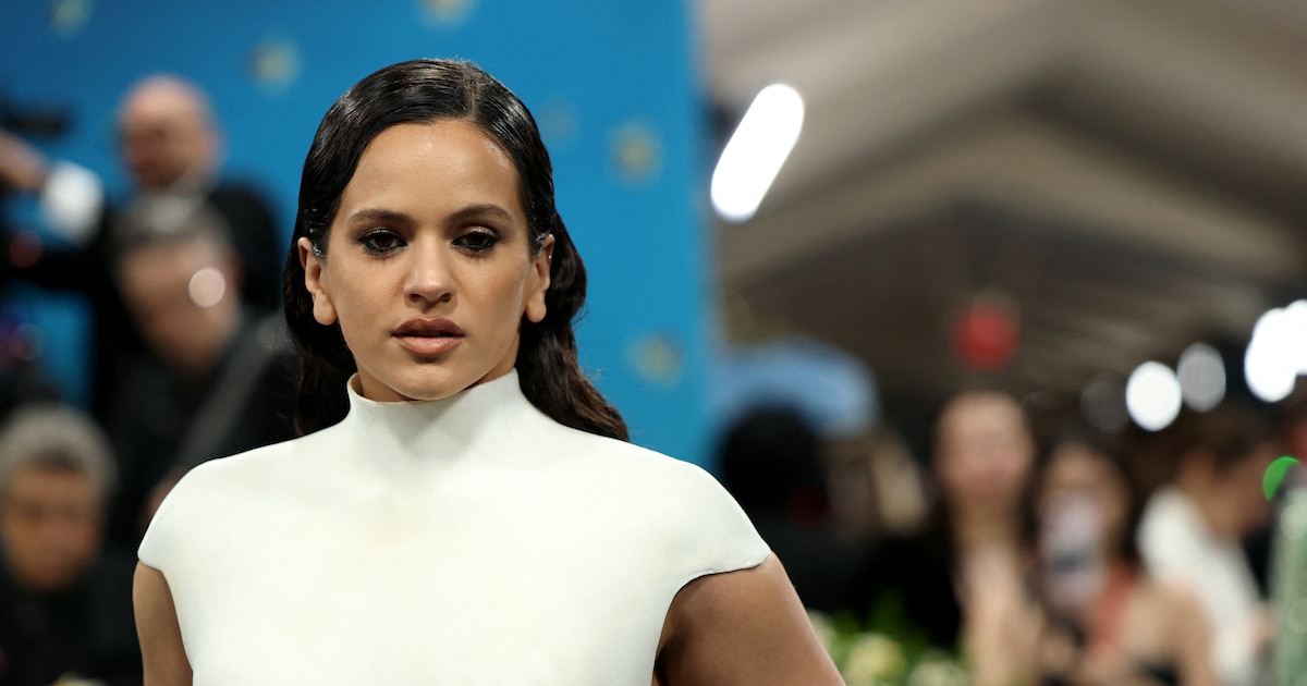 Rosalía explica el revés que sufrió con su vestido en la MET Gala 2025: “Fingí que decía: ‘Necesito agua, necesito un momento para respirar’”