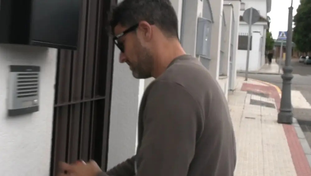 Guillermo, el empresario sevillano, reaparece en solitario, sin la compañía de Irene Rosales