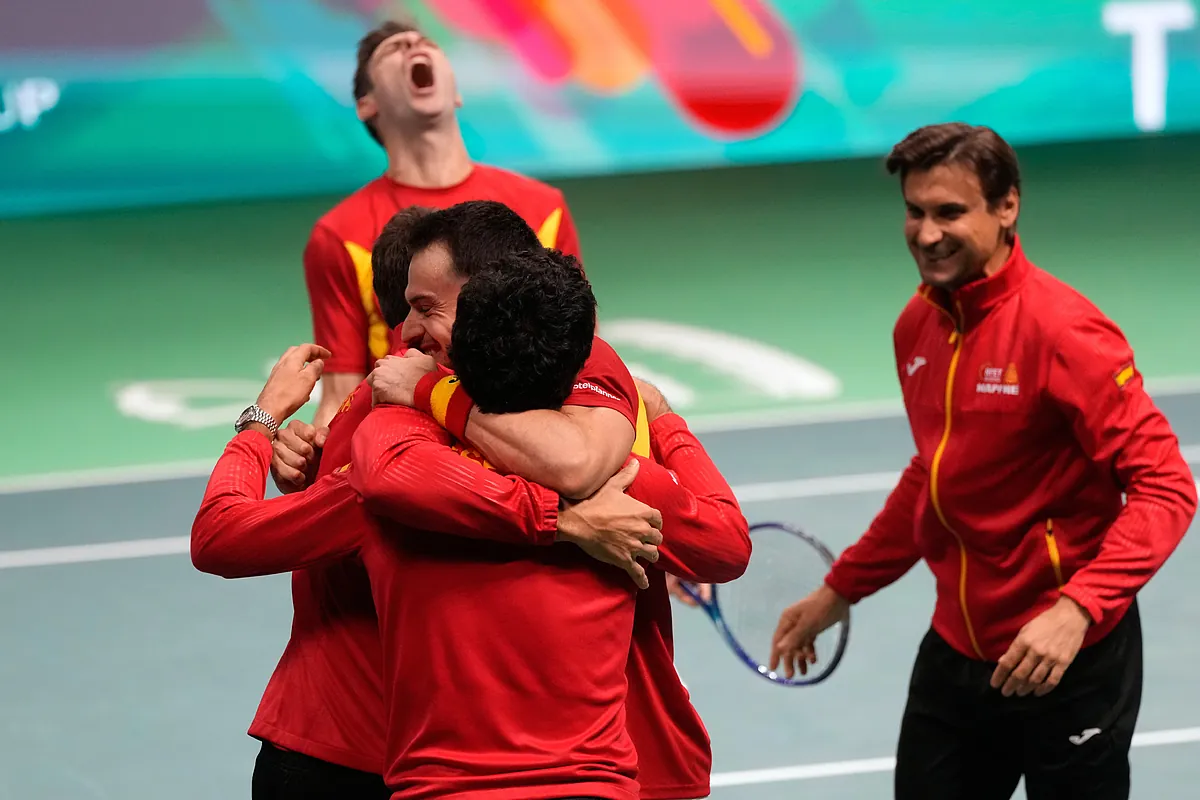 La España currante sigue con su gesta: elimina a Alemania y jugará la final de la Copa Davis ante Italia - El Mundo