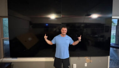 ¿Tiene sentido juntar cuatro televisores? Un cinéfilo gastó 4.000 euros pensando que sí, y podría habérselo ahorrado