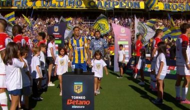 El gesto de repudio de Estudiantes durante el pasillo por el título de campeón de Liga entregado a Central