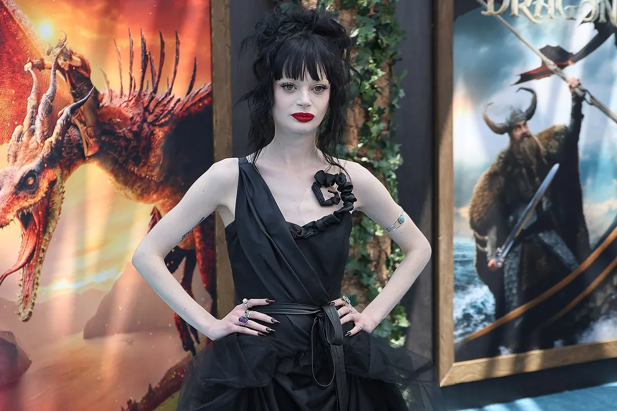 La actriz de Netflix Ruth Codd revela que han tenido que amputarle la otra pierna - El Mundo