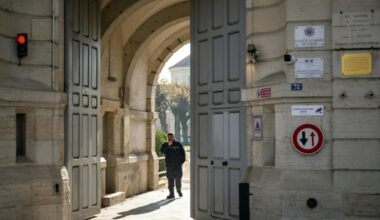 Dos presos se escapan de una cárcel de Francia usando sierras y sábanas
