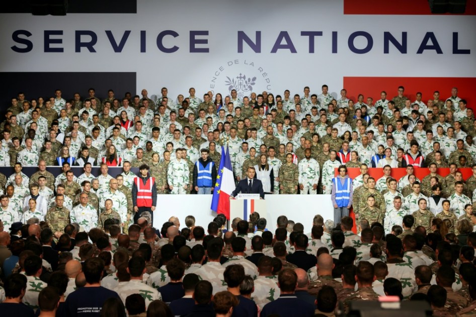 Macron anuncia un nuevo servicio militar voluntario en Francia a partir de 2026