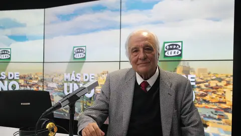 Foto oficial de Raúl del Pozo en 'Más de uno' 