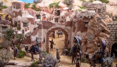 La Asociación Complutense de Belenistas inaugura la Navidad con nuevas exposiciones en Santa María la Rica y la antigua Fábrica de Gal