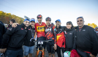 David Valero cierra su etapa con el BH Coloma Team tras una despedida histórica