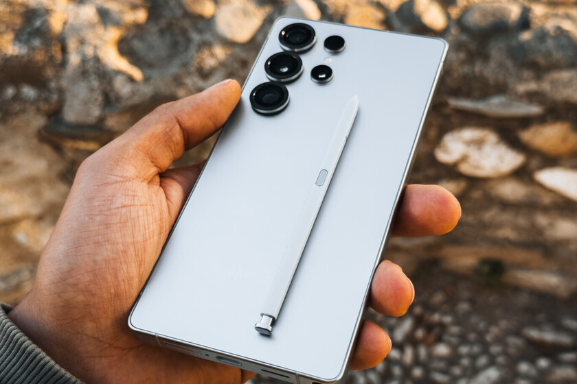 El Samsung Galaxy S25 Ultra ahora incluye regalos. Así lo puedes comprar con su mejor oferta hasta la fecha