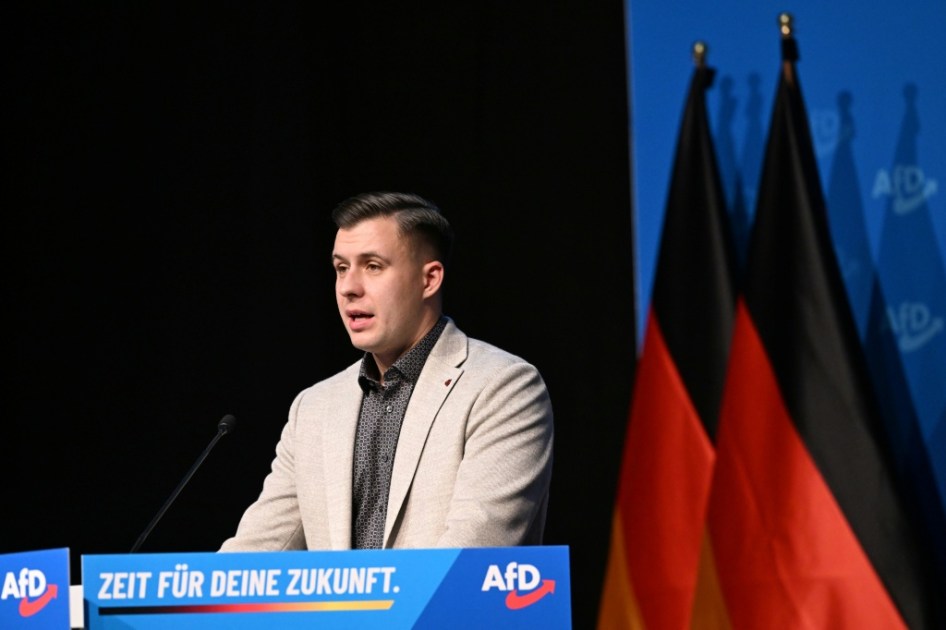 Extrema derecha alemana refunda en medio de protestas su ala juvenil