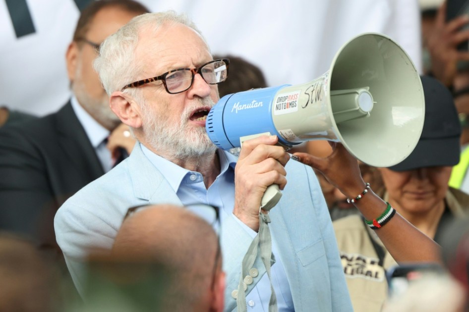Jeremy Corbyn lanza su "nuevo partido socialista democrático" en Reino Unido