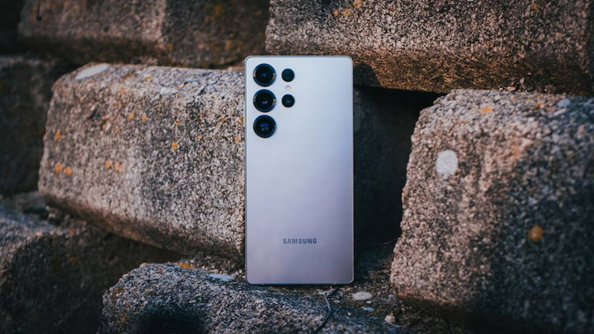 El Samsung Galaxy S25 Ultra hunde su precio y ya se puede comprar por menos de 1000 euros