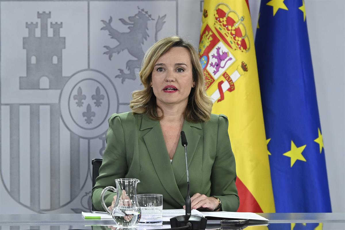 La ministra de Educación, Formación Profesional y Deportes, Pilar Alegría, en la rueda de prensa tras el Consejo de Ministros