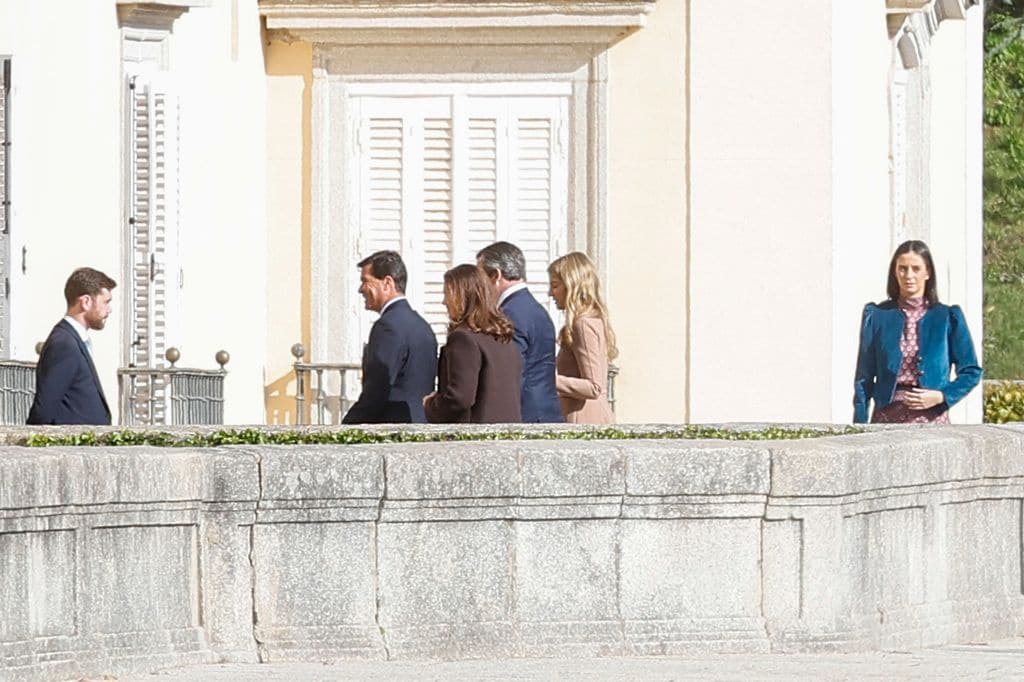 Carlos Morales, Alexia de Grecia y Victoria Federica llegan al almuerzo del Pardo