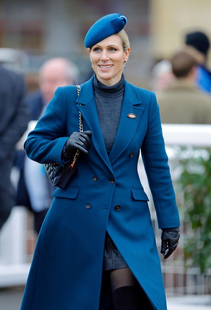 Zara Tindall en el 'Super Saturday' 2025, en las carreras de caballos de Cheltenham. 