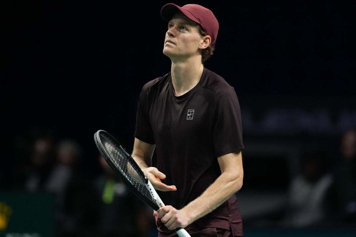 Italy's Jannik Sinner reacts after winning the semifinal match of the Paris Masters tennis tournament against Germany's Alexander Zverev in Paris, Saturday, Nov. 1, 2025. (AP Photo/Christophe Ena) Associate Press/ LaPresse Only Italy and Spain