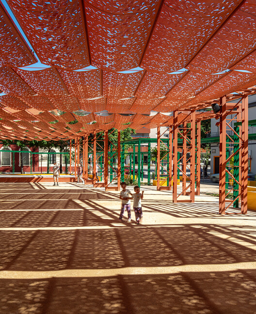 Plaza María Hervás en el Centro Histórico de Dénia, Comunidad Valenciana / DVCH DeVillarCHacon - Fotografía interior