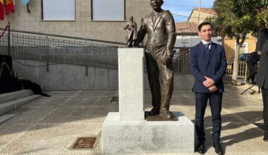Coreses rinde homenaje a Ramón Álvarez con una estatua única en el mundo