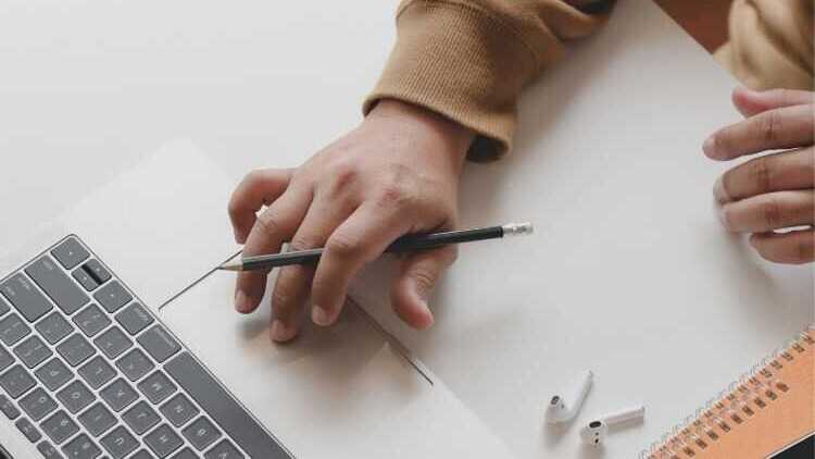 Los trabajos del futuro que no sabías que existían (y por qué las empresas ya los buscan)