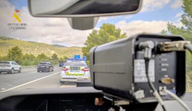 'cazan' a una conductora a 175 km/h. en una vía de 80