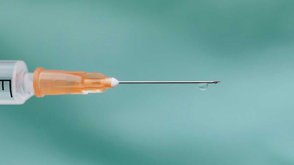 Aplazan la vacuna de gripe en adultos en Zaragoza por alta demanda: solo podrán vacunarse niños