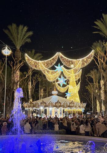 La iluminación extraordinaria anuncia la Navidad en San Roque