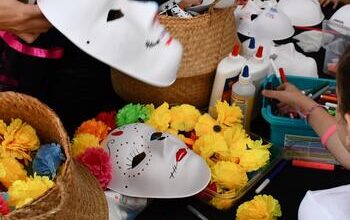 Gran asistencia a las actividades de Tosantos en el Mercado Diego Ponce