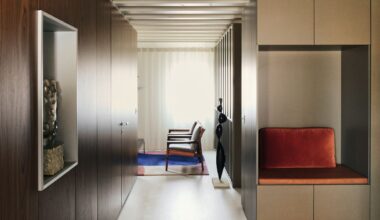 ¿Una casa moderna en un edificio veneciano del siglo XV? Sí, y es el hogar del diseñador Luca Nichetto: “Quería la ‘Eames lounge chair' en casa, pero no encajaba, me rendí”