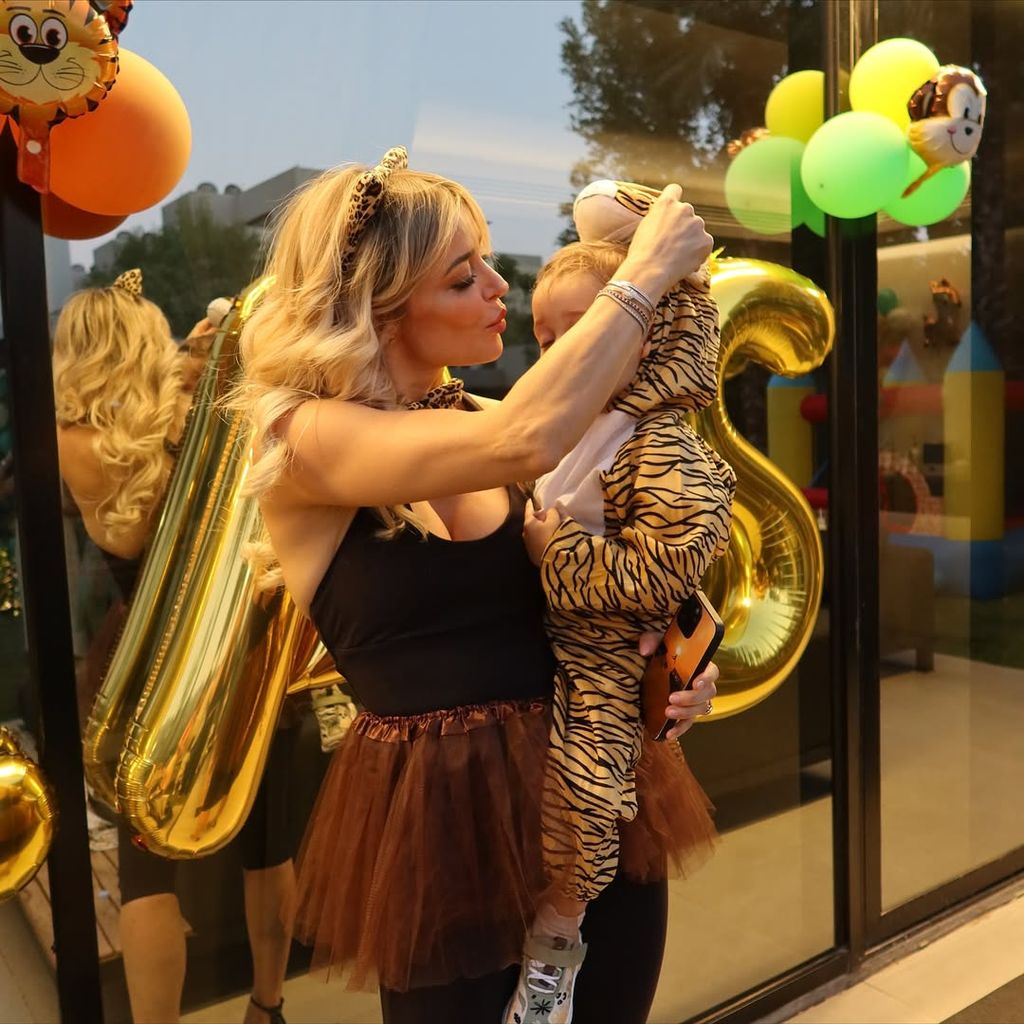 Fernando Hierro y Fani Stipkovic