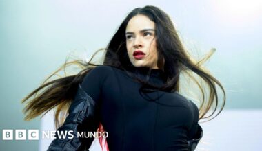 "Radical y fascinante": ¿es "Lux", de Rosalía, el mejor álbum del año?