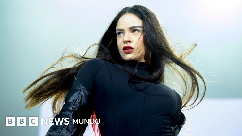 "Radical y fascinante": ¿es "Lux", de Rosalía, el mejor álbum del año?