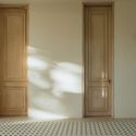 © Álvaro Fonseca Casa Pistacchio / Instinto Estudio - Fotografía interior, Madera, Puerta