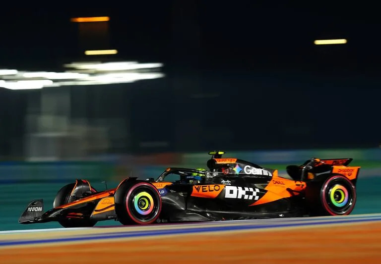 "Cometí un error. El auto estaba muy bien. Sería estúpido si no pensara en ganar esta carrera [la sprint]. Pero es imposible sobrepasar, así que probablemente acabe tercero", comentó Lando Norris, tercero en la prueba de clasificación para la carrera sprint. - Créditos: @David Davies