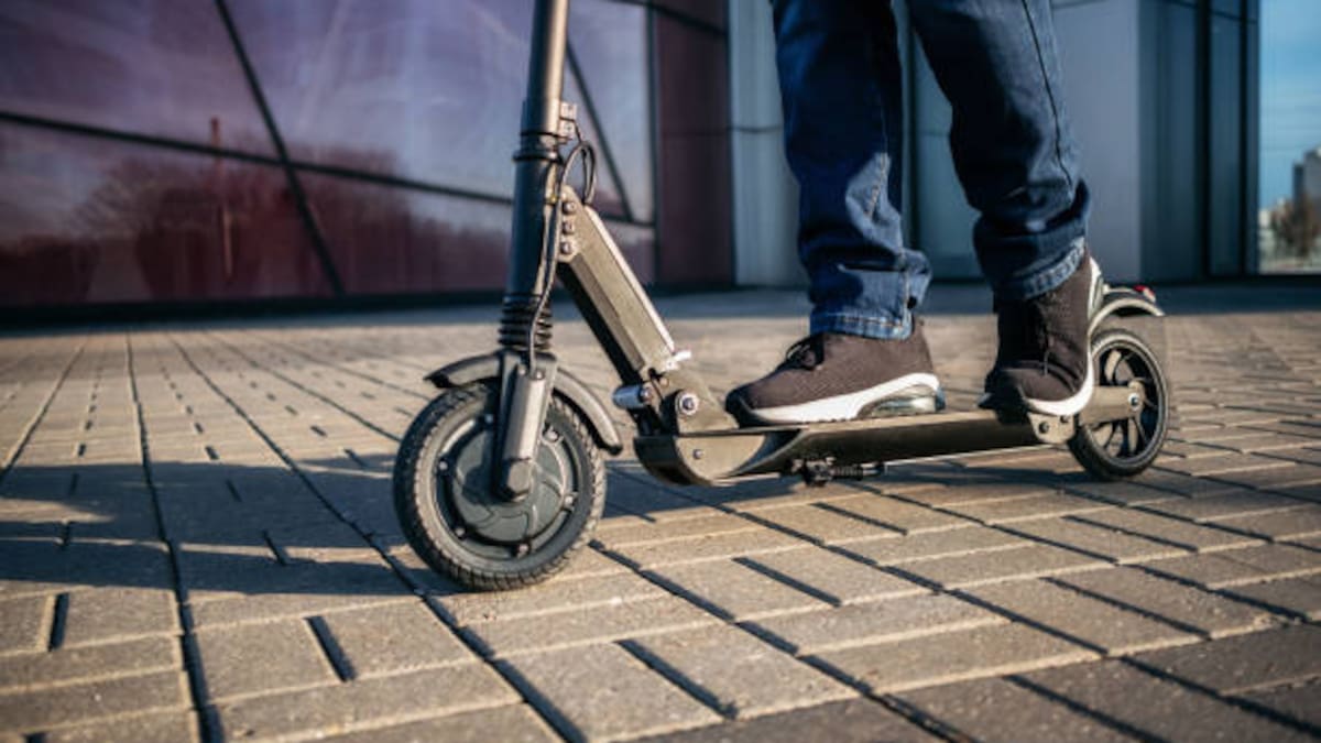 Un joven de 18 años muere en Toledo tras ser arrollado en su patinete eléctrico por un turismo | Sociedad