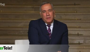 Xabier Fortes cerró su especial en el 24h desde el Pazo de Meirás con el "mejor himno de España con letra"