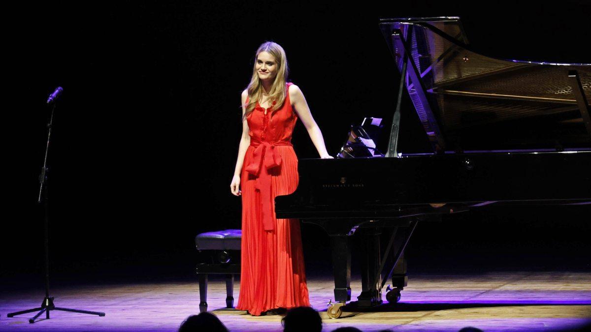 Isabel Dobarro, pianista compostelana, en el Auditorio de Galicia.