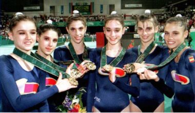 En la izquierda, Nuria Cabanillas, extremeña.