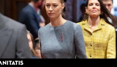 un impoluto vestido gris de Dior para el Día Nacional de Mónaco