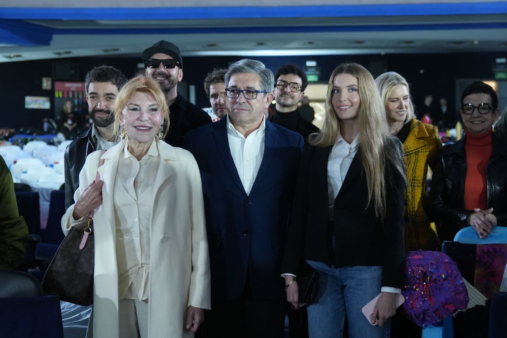 La Baronesa Thyssen y su hija, Carmen Thyssen, durante la visita al Museo, que tiene previsto su apertura en 2028
