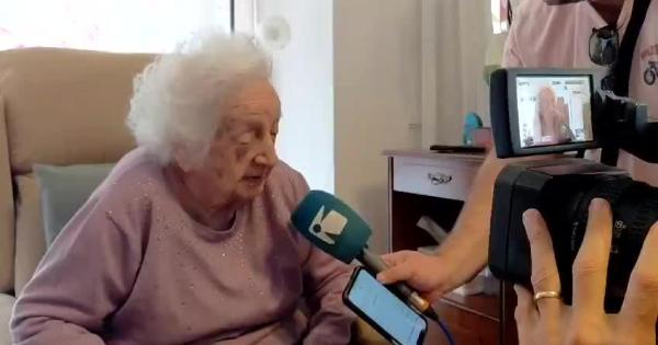 Rosa Ribas celebra sus 100 años rodeada de sus familiares en Sant Antoni