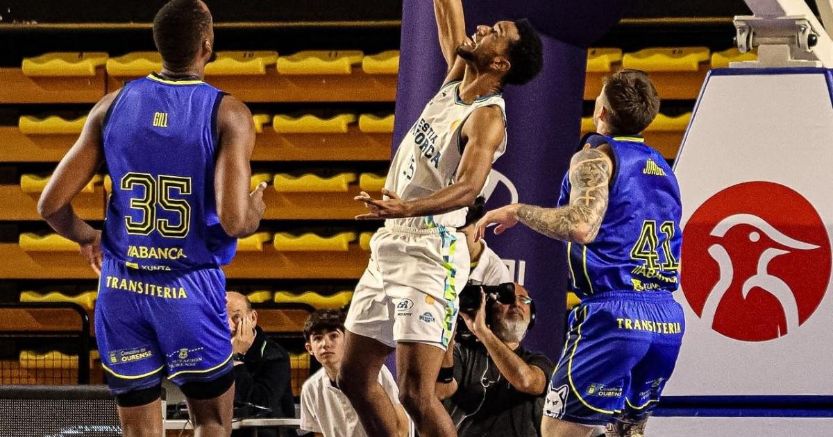 Littleson no le basta al Hestia Menorca en Ourense