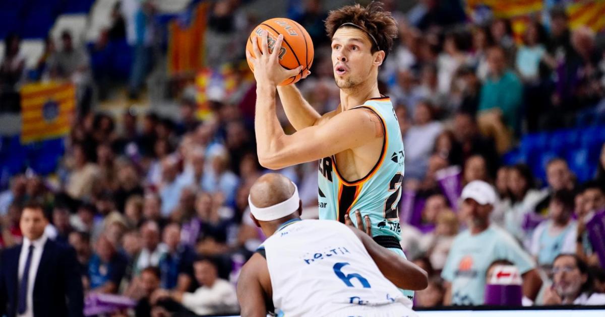 El Palmer logra su primera y sufrida victoria en un derbi eléctrico