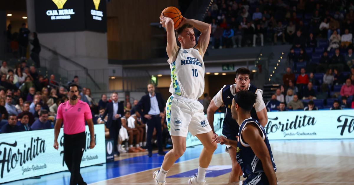 El Hestia Menorca asalta el Palacio de los Deportes de Oviedo